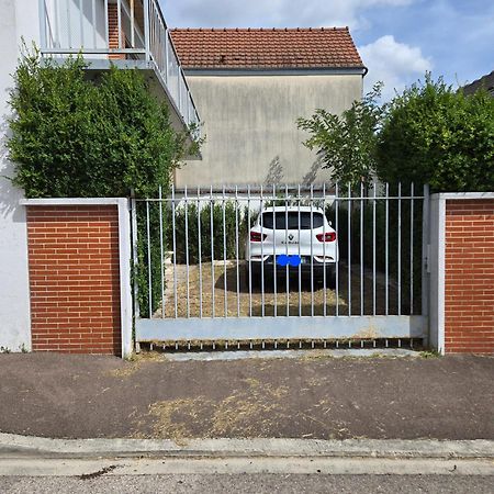 Le1Bis - T2 50 M2 Tout Equipe - Place De Parking Privee Sainte-Savine Exterior foto